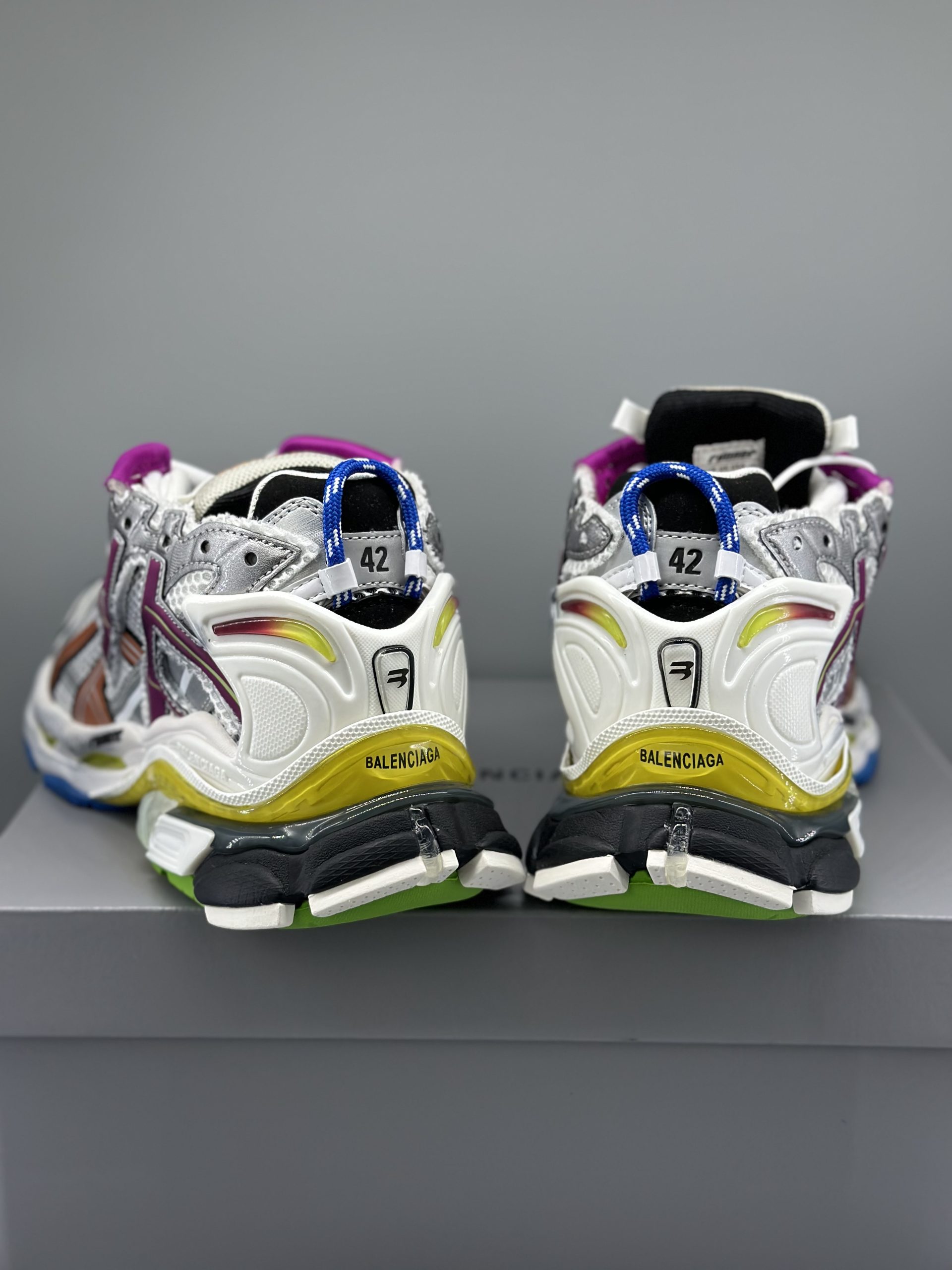 【FLASH SALE】 Balenciaga Runner Multicolor 677403W3RB68123